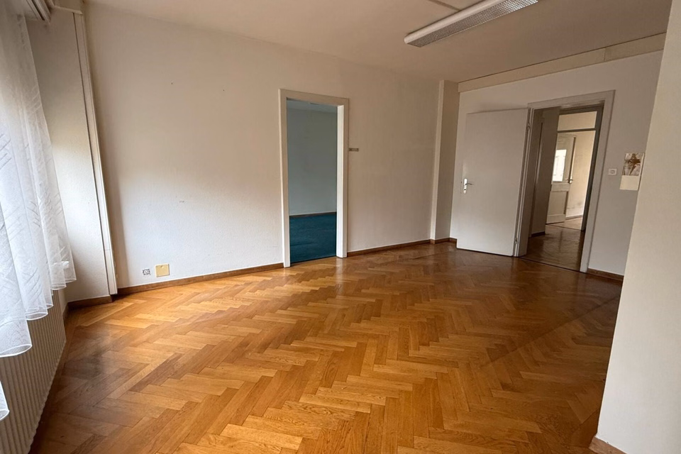 116 m2 office for rent next to the station, Place de la Gare, 1003 Lausanne, Vaud, CH