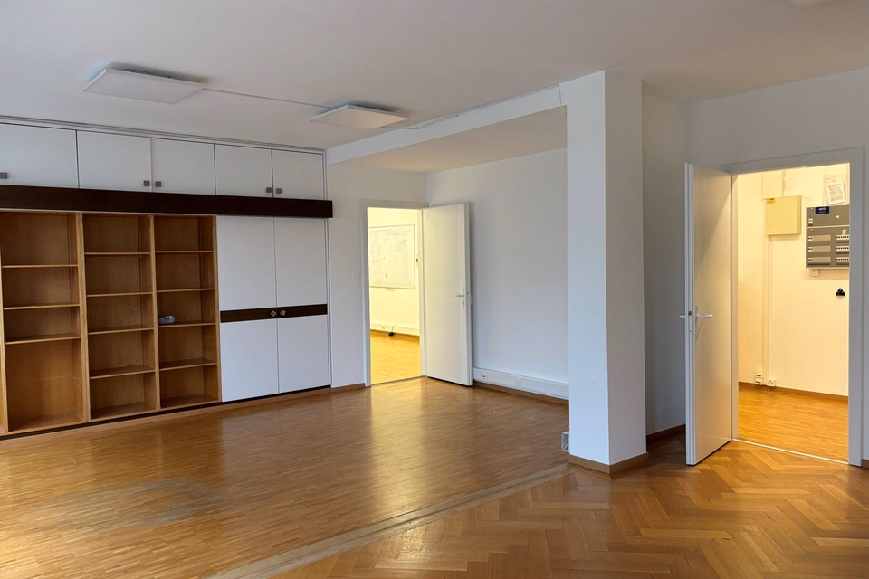 Office of 238 m², steps from the train station, Chemin de Mornex, 1003 Lausanne, Vaud, CH
