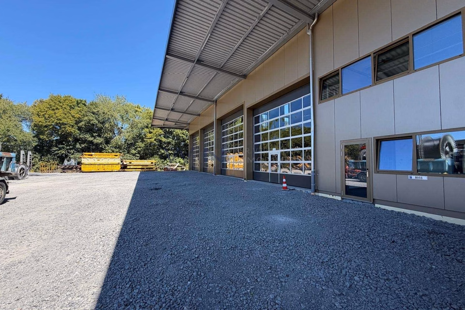 Newly built hall with 11.40 m height and mezzanine, 1566 Saint-Aubin, Fribourg, CH