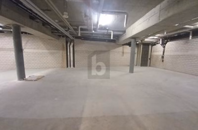 STORAGE ROOM IN PRIME LOCATION