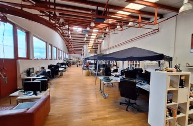DYNAMIC COMMERCIAL PREMISES, PROSPEROUS AREA