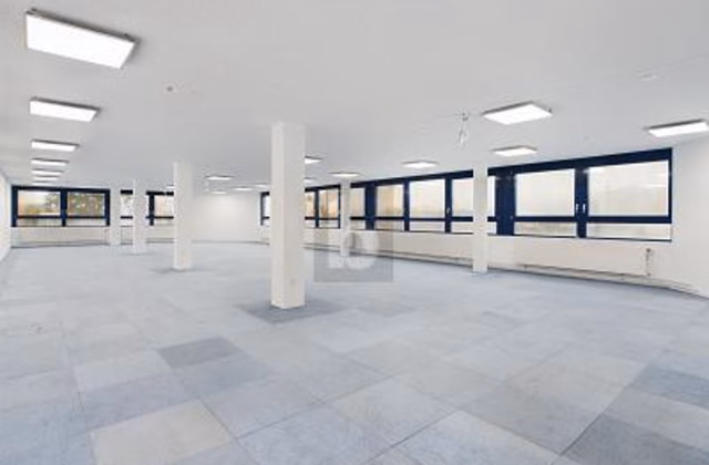 FROM SINGLE TO OPEN-PLAN OFFICES (200/400/800 m2)