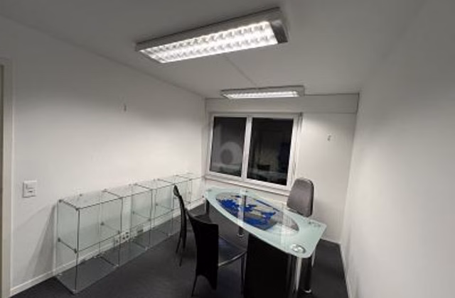 Centrally located, furnished and ready to move in
