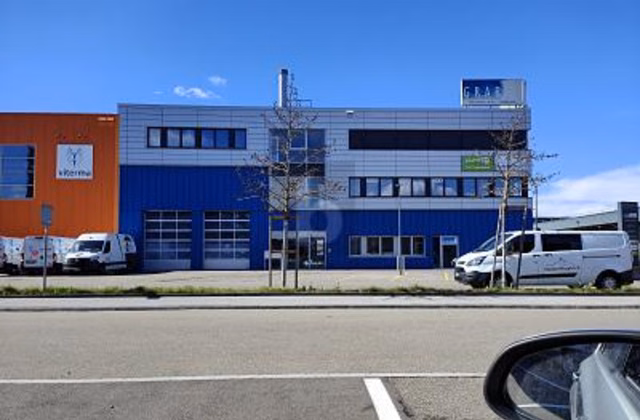 Prime location with flexible use options
