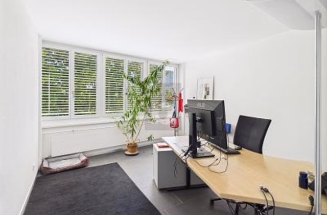 In a prime location in Wallisellen