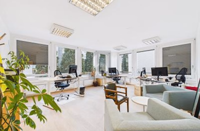 DYNAMIC, MODERN & WELL LOCATED