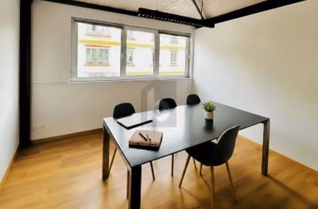 MODERN AND INSPIRING WORKSPACE