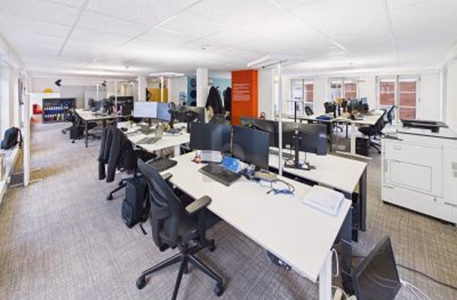 Very central, light‑filled and spacious