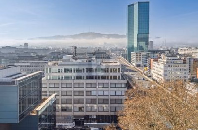 Smart office in the vibrant District 5