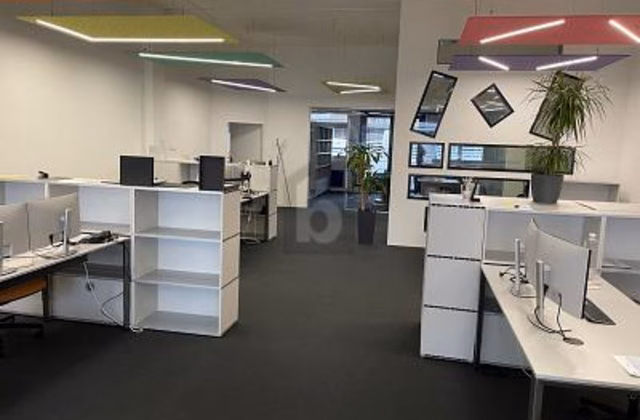 FLEXIBLE, LIGHT-FILLED & PERFECTLY CONNECTED