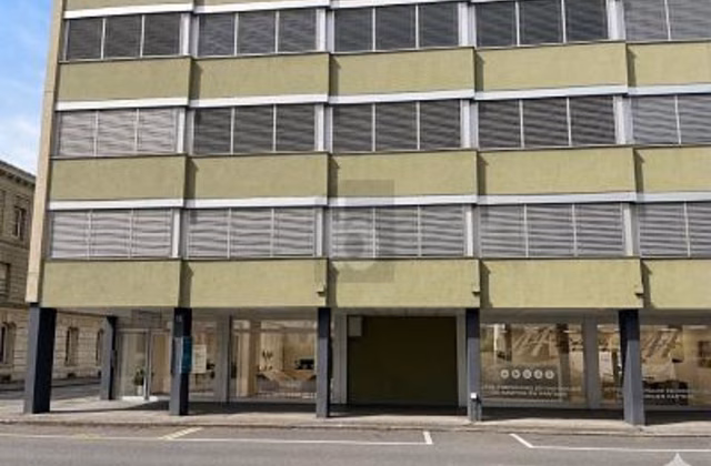 MAGNIFICENT COMMERCIAL PREMISES