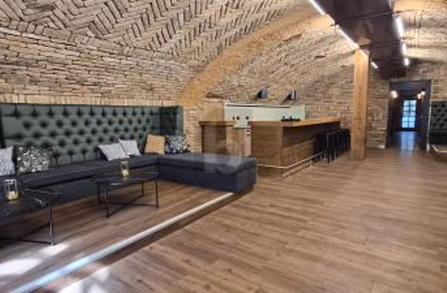 ATTRACTIVE AND SPACIOUS