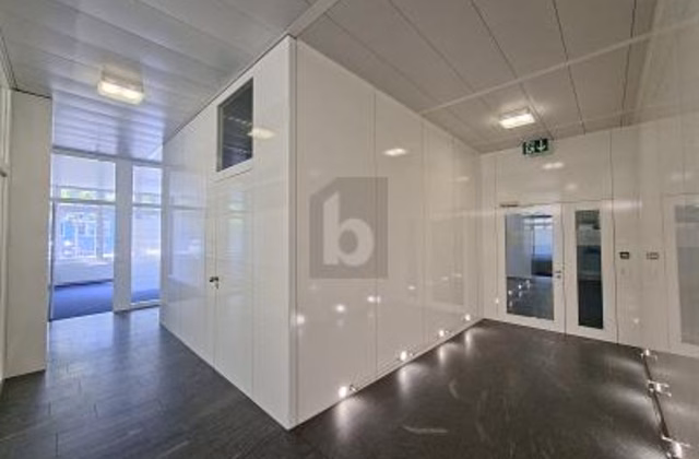 AIR-CONDITIONED OFFICE SPACE - AVAILABLE IMMEDIATELY