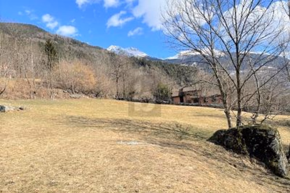 Spacious sunny building plot with approved project, 6760 Faido, Ticino, CH