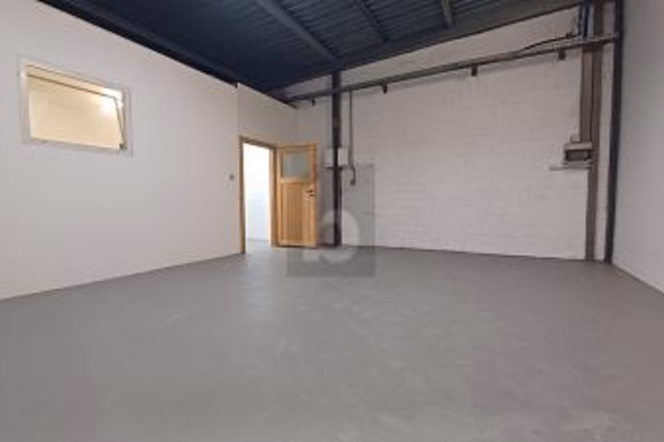 STORAGE SPACE WITH MANY POSSIBLE USES, 5275 Etzgen, Aargau, CH