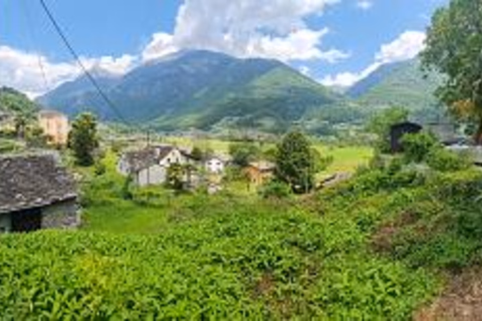 Building plot in a sunny location with open views, 6714 Semione, Ticino, CH