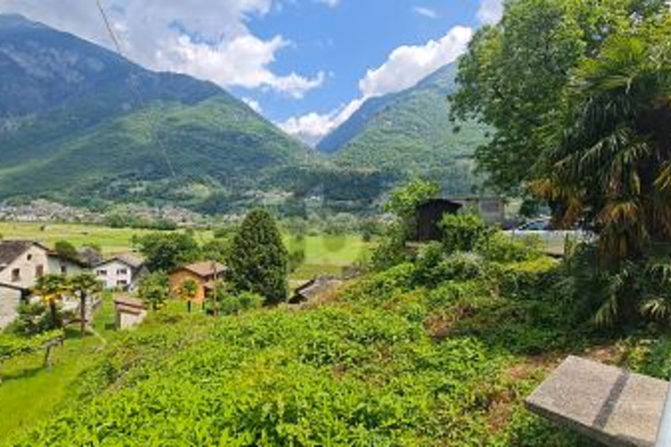 Building plot in a sunny location with open views, 6714 Semione, Ticino, CH