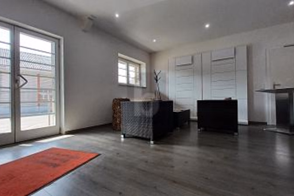 IDEAL LOCATION WITH MANY USES, 5275 Etzgen, Aargau, CH