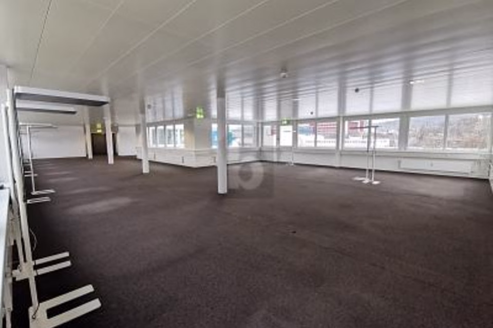 SPACIOUS, BRIGHT AND IN AN IDEAL LOCATION, 4133 Pratteln, Basel-Landschaft, CH