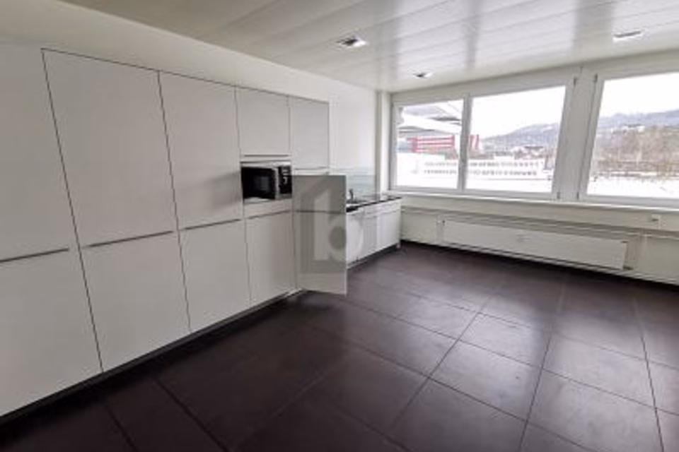 SPACIOUS, BRIGHT AND IN AN IDEAL LOCATION, 4133 Pratteln, Basel-Landschaft, CH