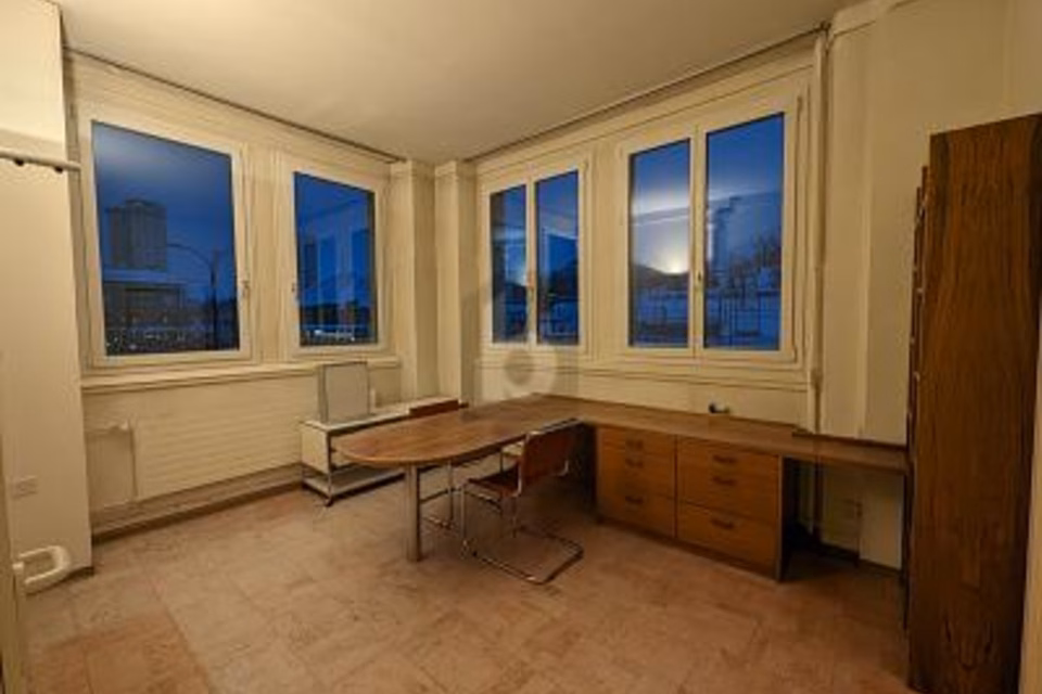 Right in the Town Centre — Ideally Located, 2300 La Chaux-de-Fonds, Neuchâtel, CH
