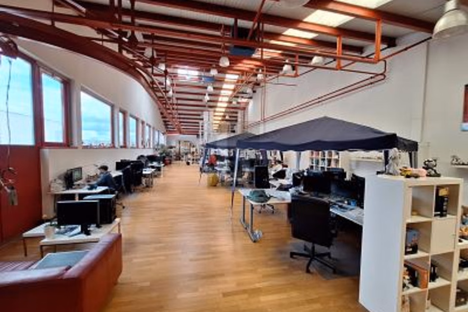DYNAMIC COMMERCIAL PREMISES, PROSPEROUS AREA, 1219 Le Lignon, Geneva, CH