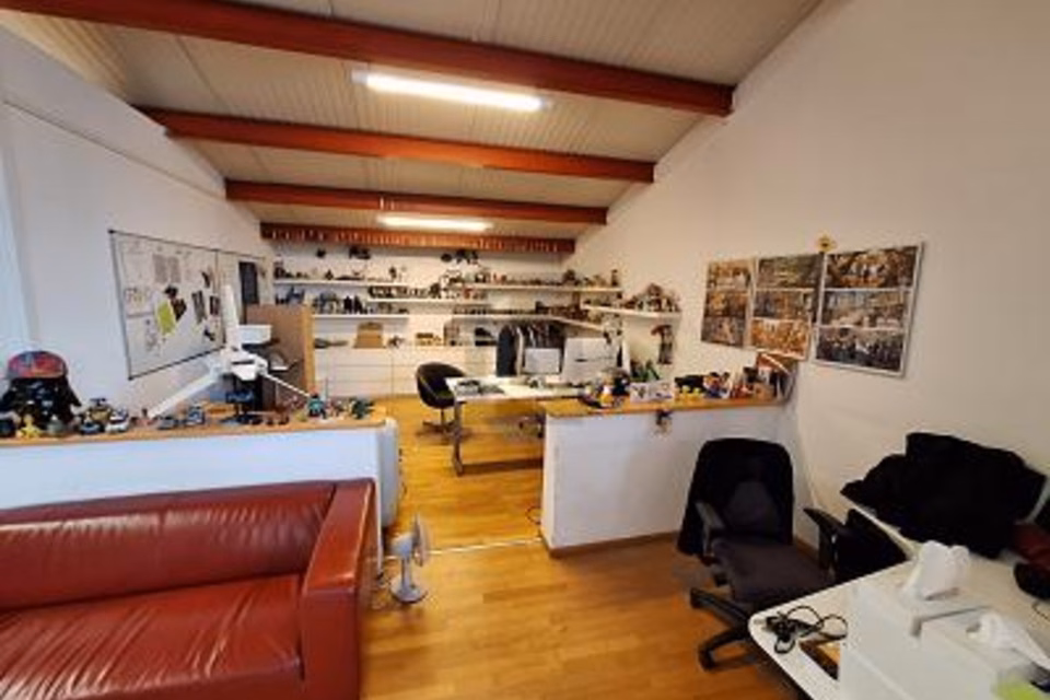 DYNAMIC COMMERCIAL PREMISES, PROSPEROUS AREA, 1219 Le Lignon, Geneva, CH