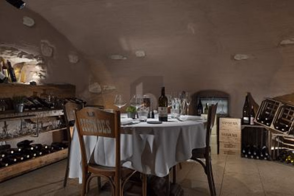 MAGNIFICENT GASTRONOMIC SPACE, 2800 Delémont, Jura, CH