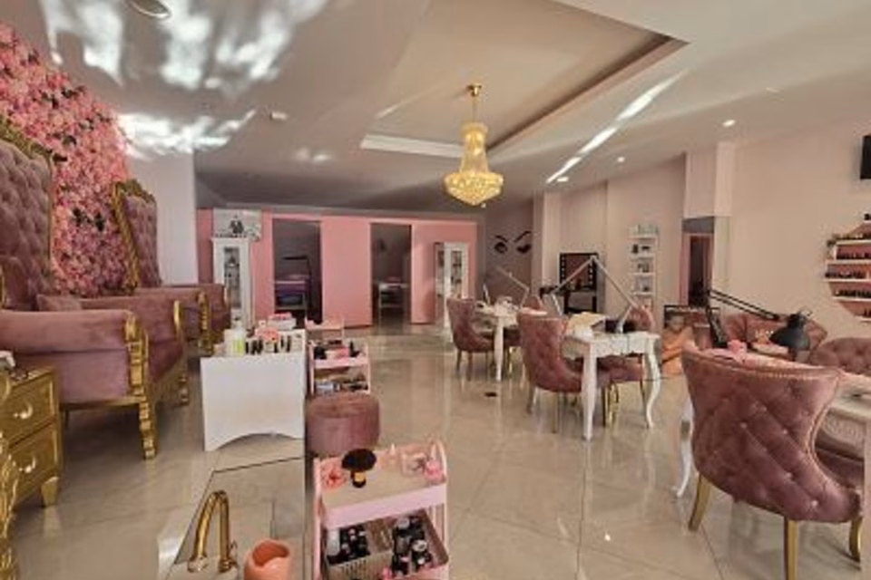 Well-established business in central location with lake view, 6900 Lugano, Ticino, CH
