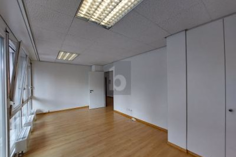 SOLID OFFICE SPACE IN THE TOWN CENTRE, 6048 Horw, Lucerne, CH