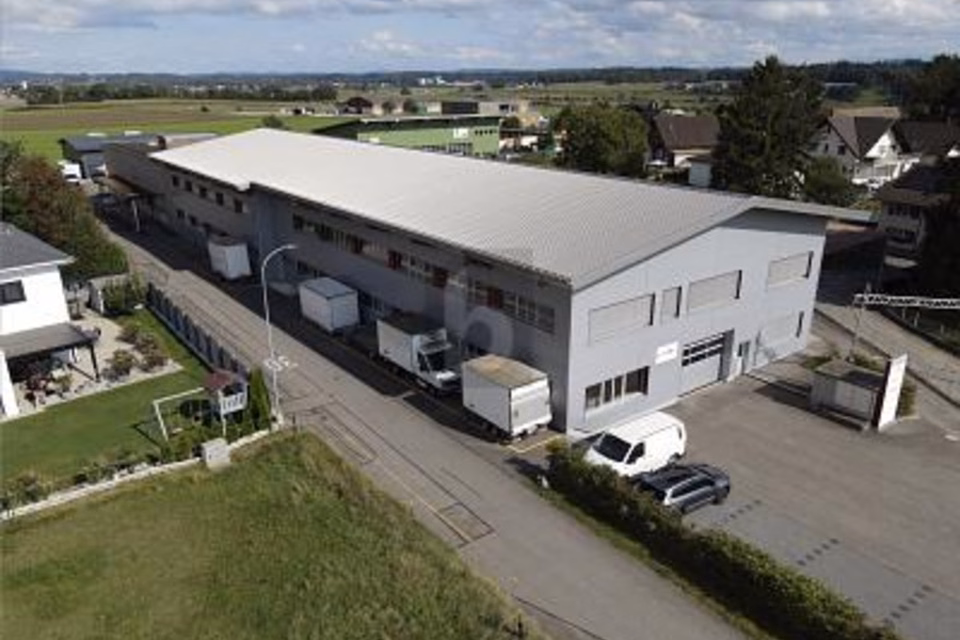 Workshop with direct access and freight ramp, 4538 Oberbipp, Bern, CH