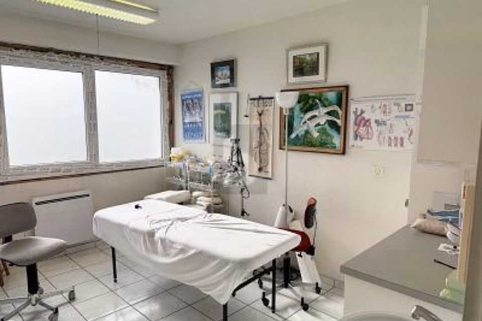 Spacious medical practice!, 1566 Les Friques, Fribourg, CH