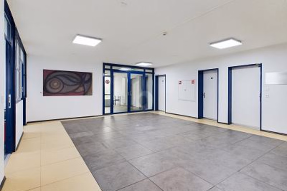 FROM SINGLE TO OPEN-PLAN OFFICES (200/400/800 m2), 4528 Zuchwil, Solothurn, CH