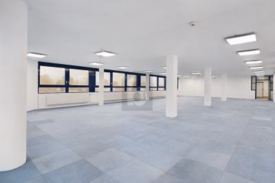 FROM SINGLE TO OPEN-PLAN OFFICES (200/400/800 m2), 4528 Zuchwil, Solothurn, CH