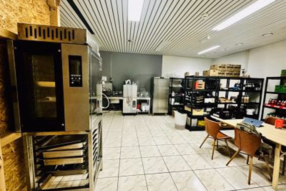 POKE BOWLS, IDEAL LOCATION, FULLY EQUIPPED, 1950 Sion, Valais/Wallis, CH