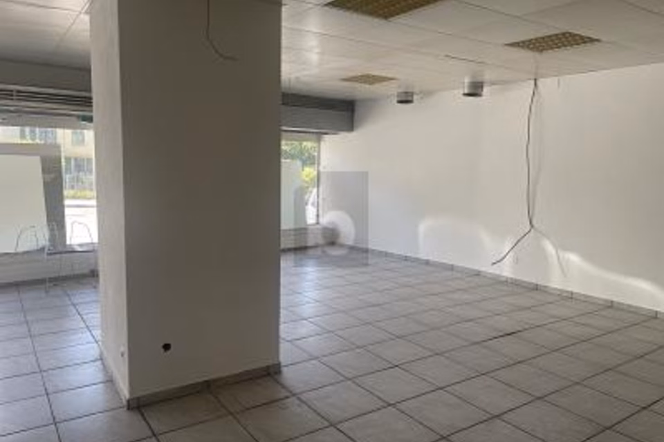RETAIL UNIT IN A PRIME HIGH-FOOTFALL LOCATION, 3960 Sierre, Valais/Wallis, CH