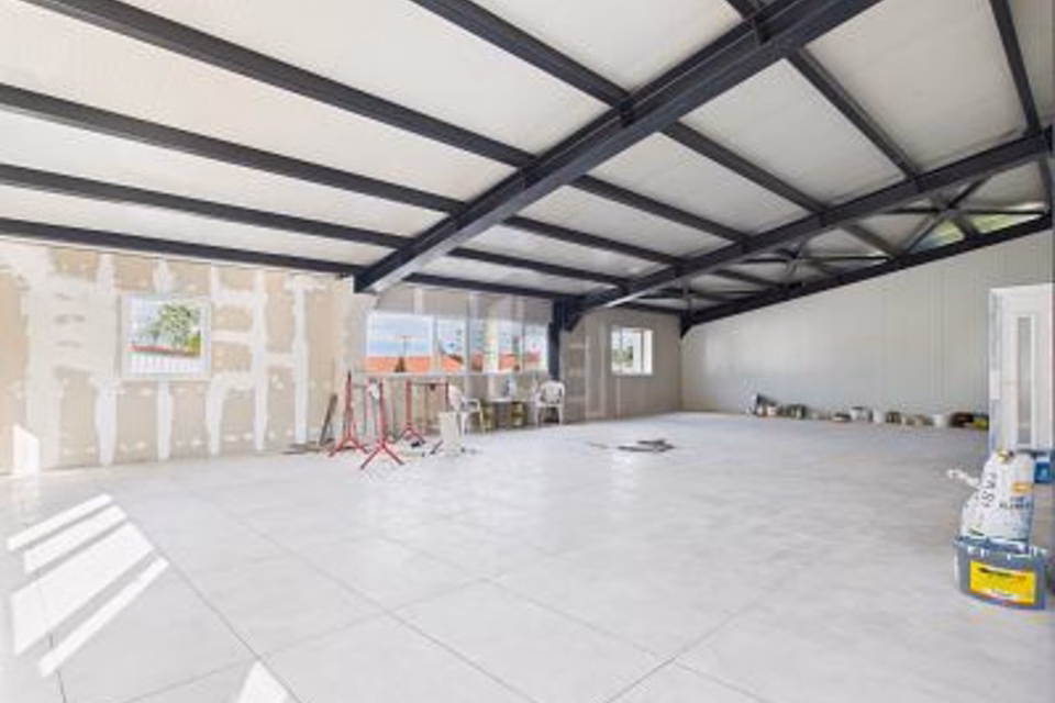CENTRAL AND BRIGHT, 4702 Oensingen, Solothurn, CH