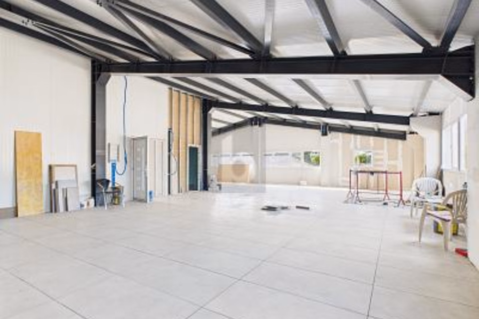 CENTRAL AND BRIGHT, 4702 Oensingen, Solothurn, CH