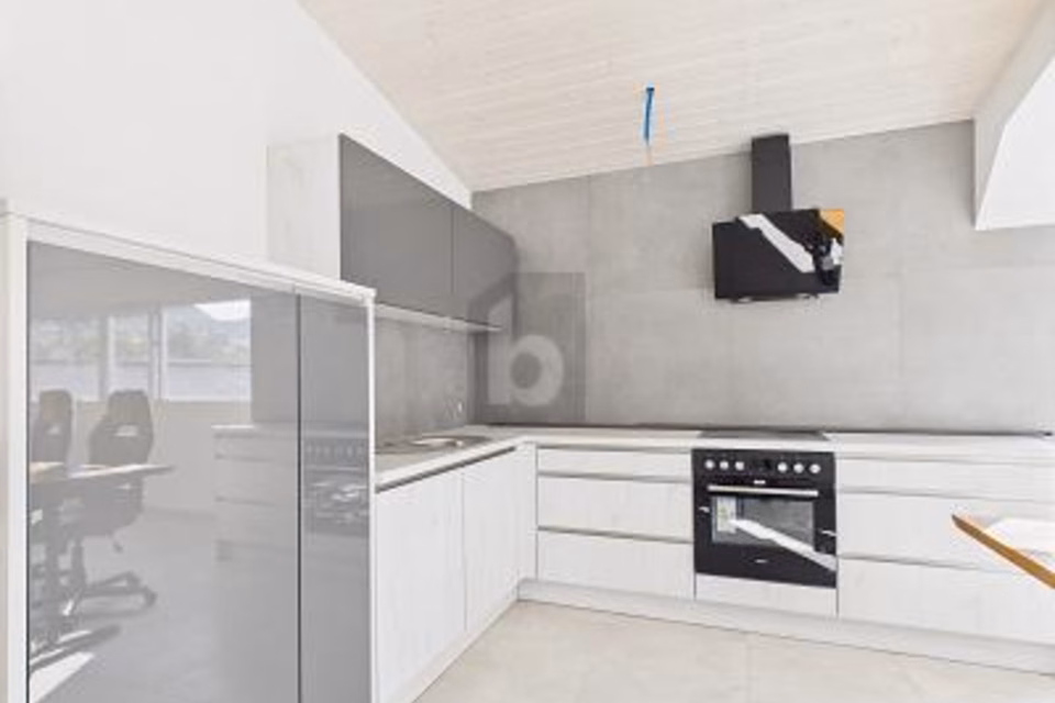 MODERN, CENTRAL & BRIGHT, 4702 Oensingen, Solothurn, CH