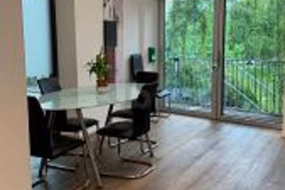 SPACIOUS WITH PRIVATE KITCHEN, 4057 Basel, Basel-City, CH