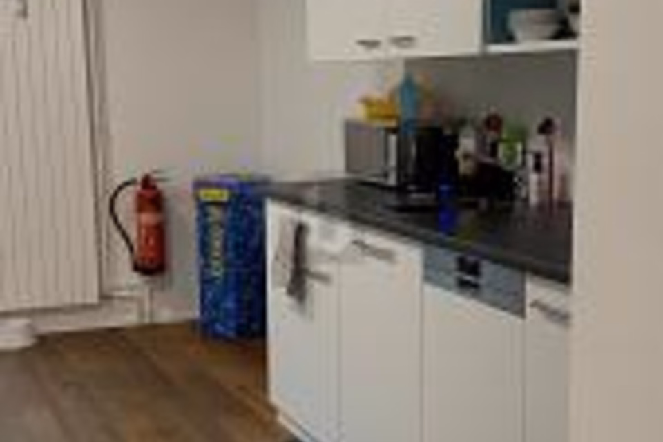 SPACIOUS WITH PRIVATE KITCHEN, 4057 Basel, Basel-City, CH