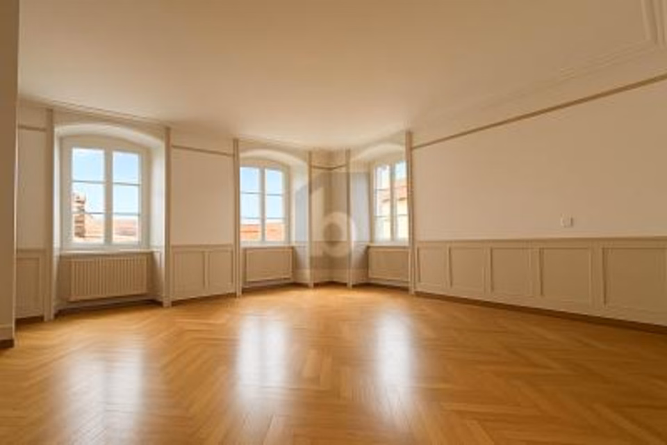 SPACIOUS AND BRIGHT, 2800 Delémont, Jura, CH
