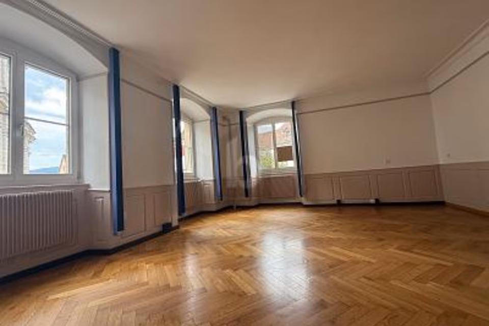 SPACIOUS AND BRIGHT, 2800 Delémont, Jura, CH