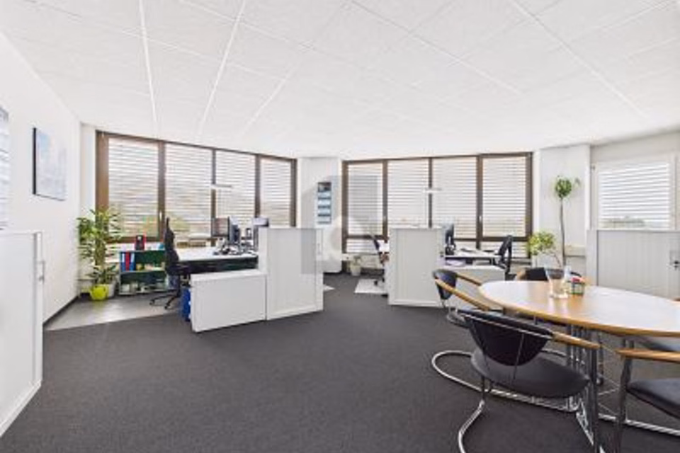 ATTRACTIVE BUSINESS LOCATION IN THE CITY CENTRE, 9430 St. Margrethen SG, St. Gallen, CH
