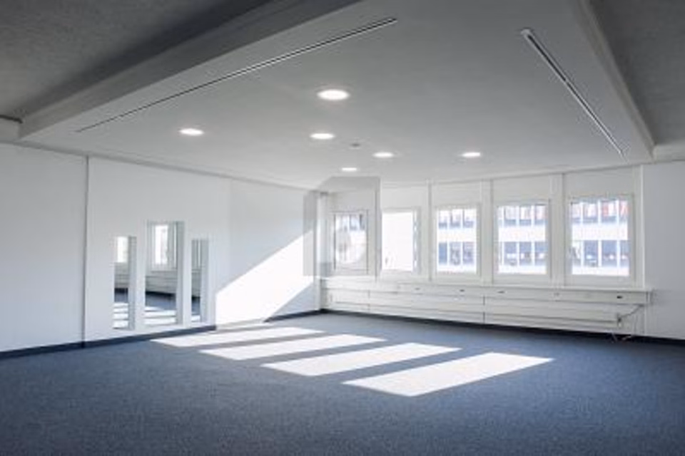 Spacious premises with many underground parking spaces, 8304 Wallisellen, Zurich, CH