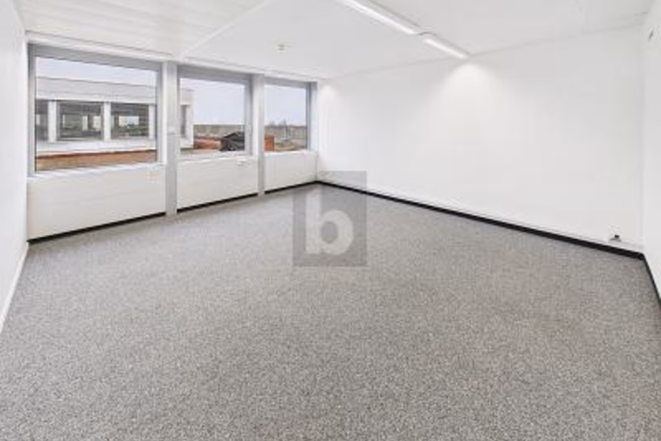 WELL LOCATED AND PRACTICAL (OFFICE 4.26), 4900 Langenthal, Bern, CH