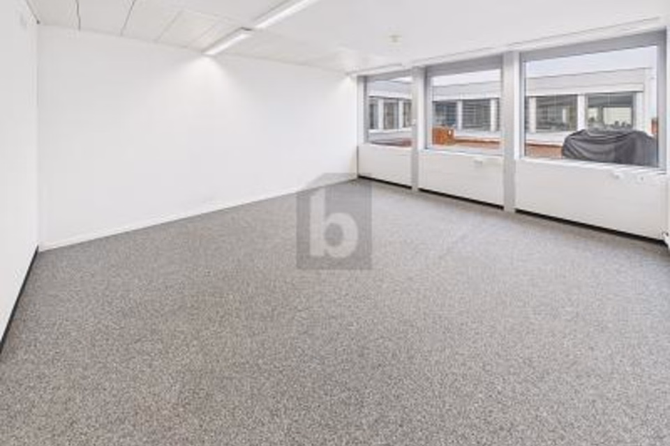 WELL LOCATED AND PRACTICAL (OFFICE 4.26), 4900 Langenthal, Bern, CH