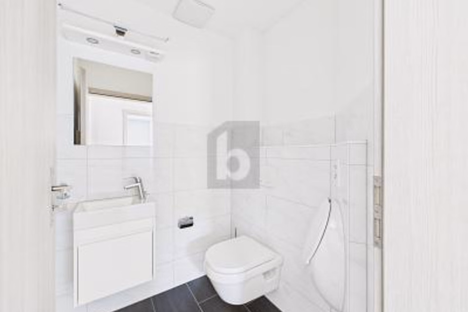 REPRESENTATIVE PREMISES IN A QUIET LOCATION, 6015 Luzern, Lucerne, CH