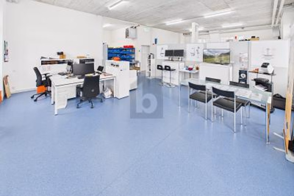 SPACIOUS AND VERSATILE, 3145 Niederscherli, Bern, CH