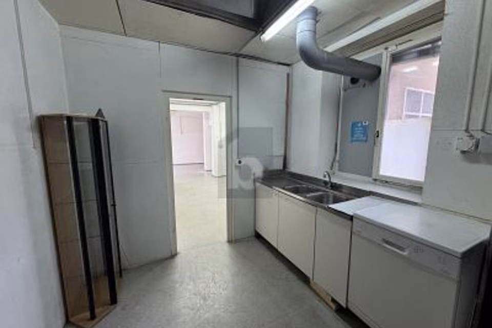 IN PRIME LOCATION WITH LARGE SHOP WINDOW, 9016 St. Gallen, St. Gallen, CH